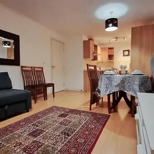 Apartment Entire In East E3 Near Bromley By Bow Station